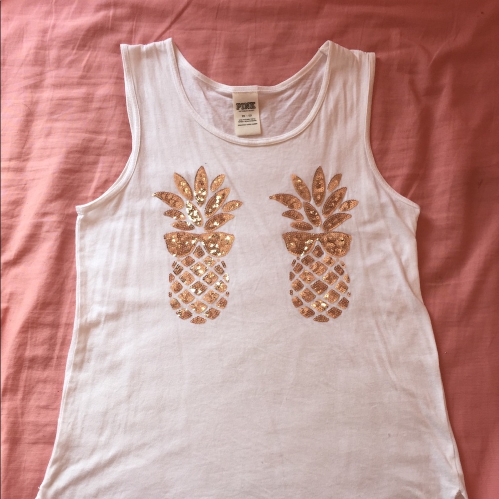 pink tank top